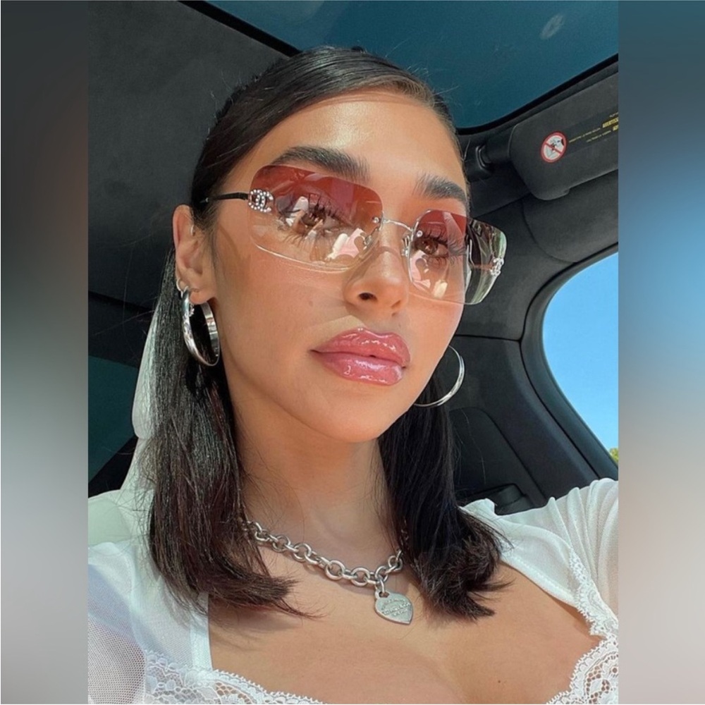 Like New💕CHANEL PERFECT CONDITION SWAROVSKI CRYSTAL VINTAGE SUNGLASSES - Picture 2 of 15